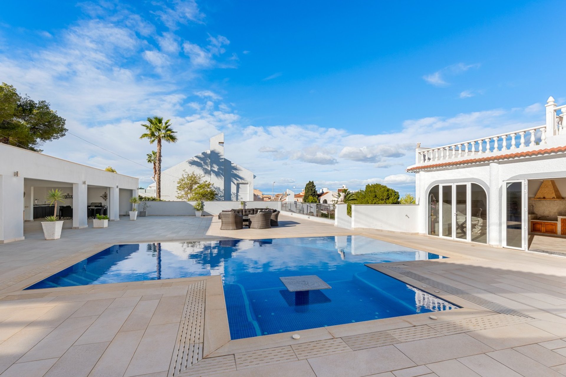 Resale - Villa - San Miguel de Salinas