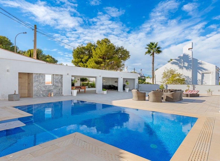 Resale - Villa - San Miguel de Salinas