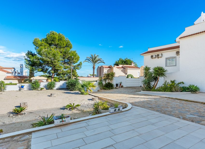 Resale - Villa - San Miguel de Salinas