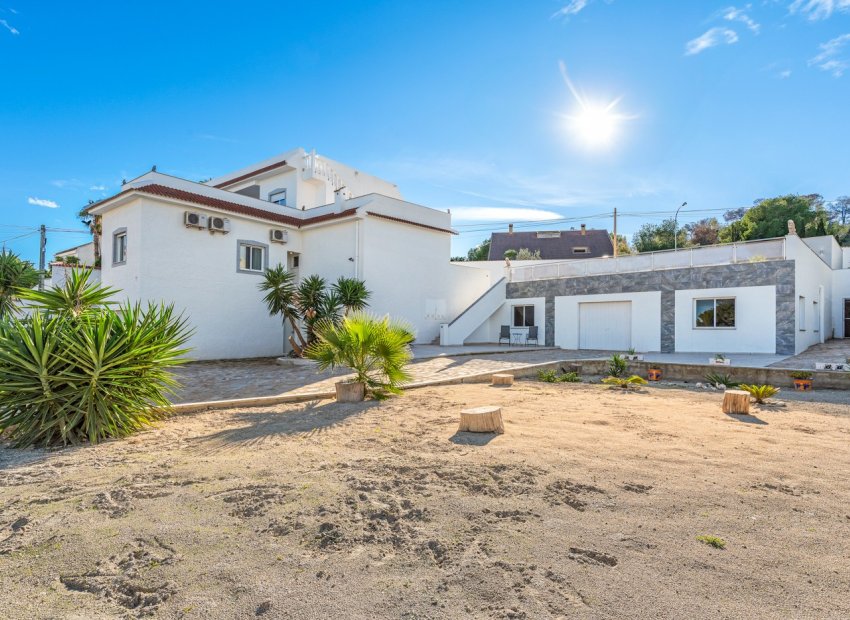 Resale - Villa - San Miguel de Salinas