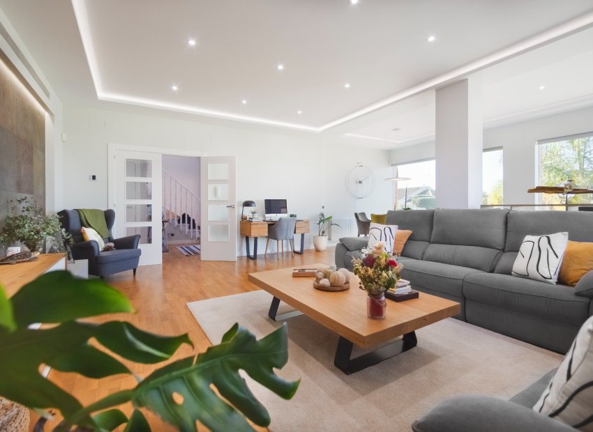 Resale - Villa - San Vicente del Raspeig - Los Girasoles