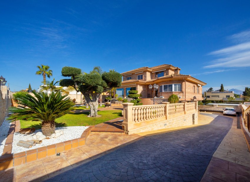 Resale - Villa - San Vicente del Raspeig - Los Girasoles