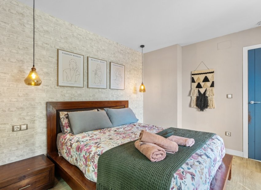 Resale - Villa - Santa Pola - El Poble Llevanti