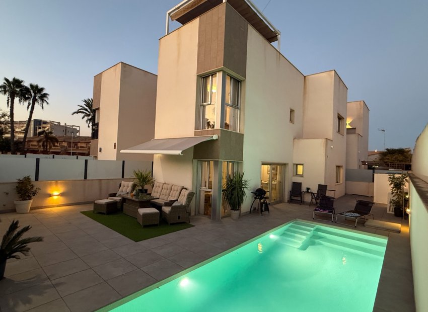Resale - Villa - Santiago de la Ribera - Zona de la playa
