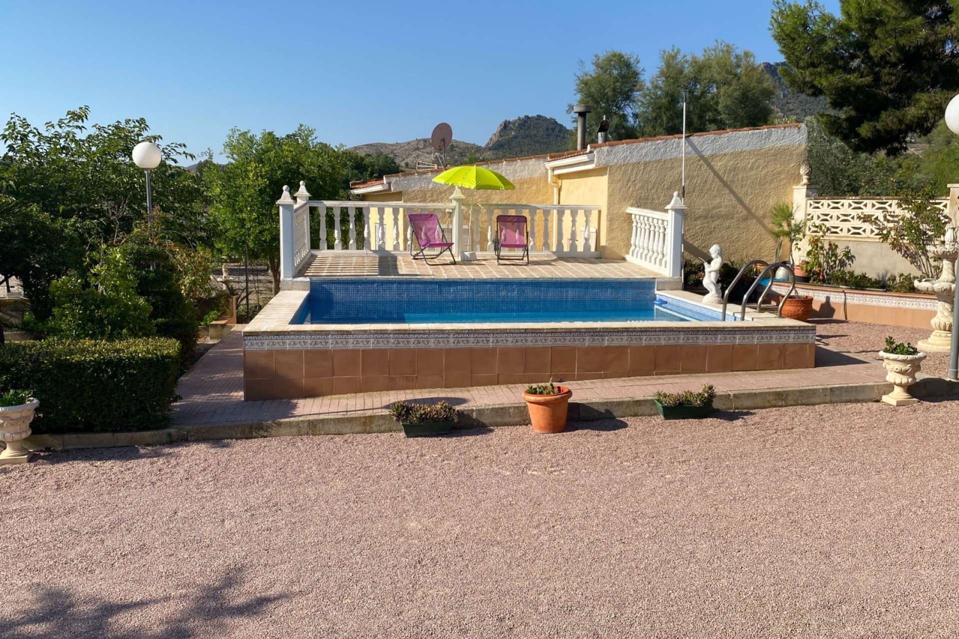 Resale - Villa - Sax