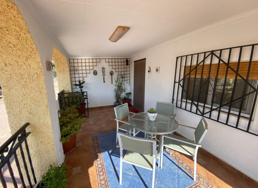 Resale - Villa - Sax