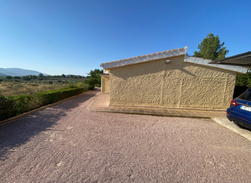 Resale - Villa - Sax