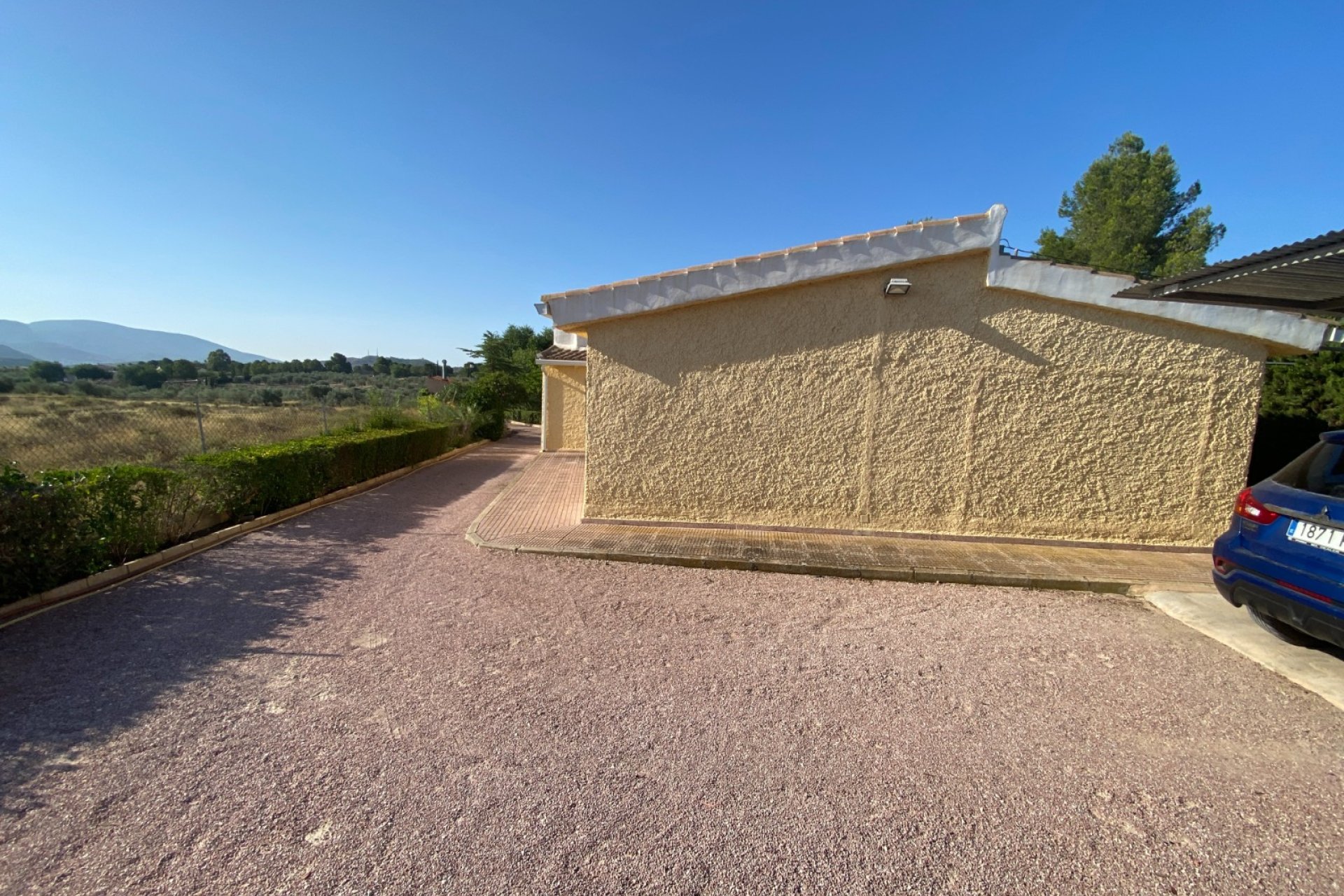 Resale - Villa - Sax