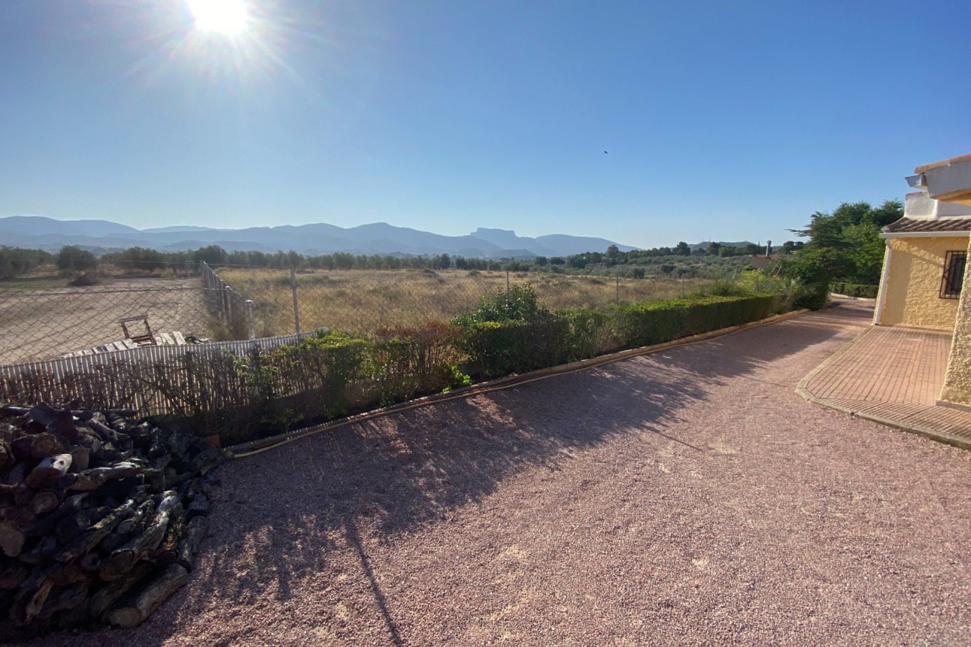 Resale - Villa - Sax