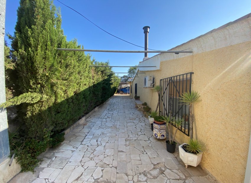 Resale - Villa - Sax