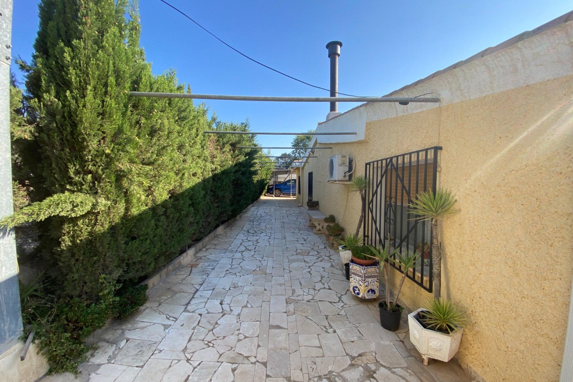 Resale - Villa - Sax