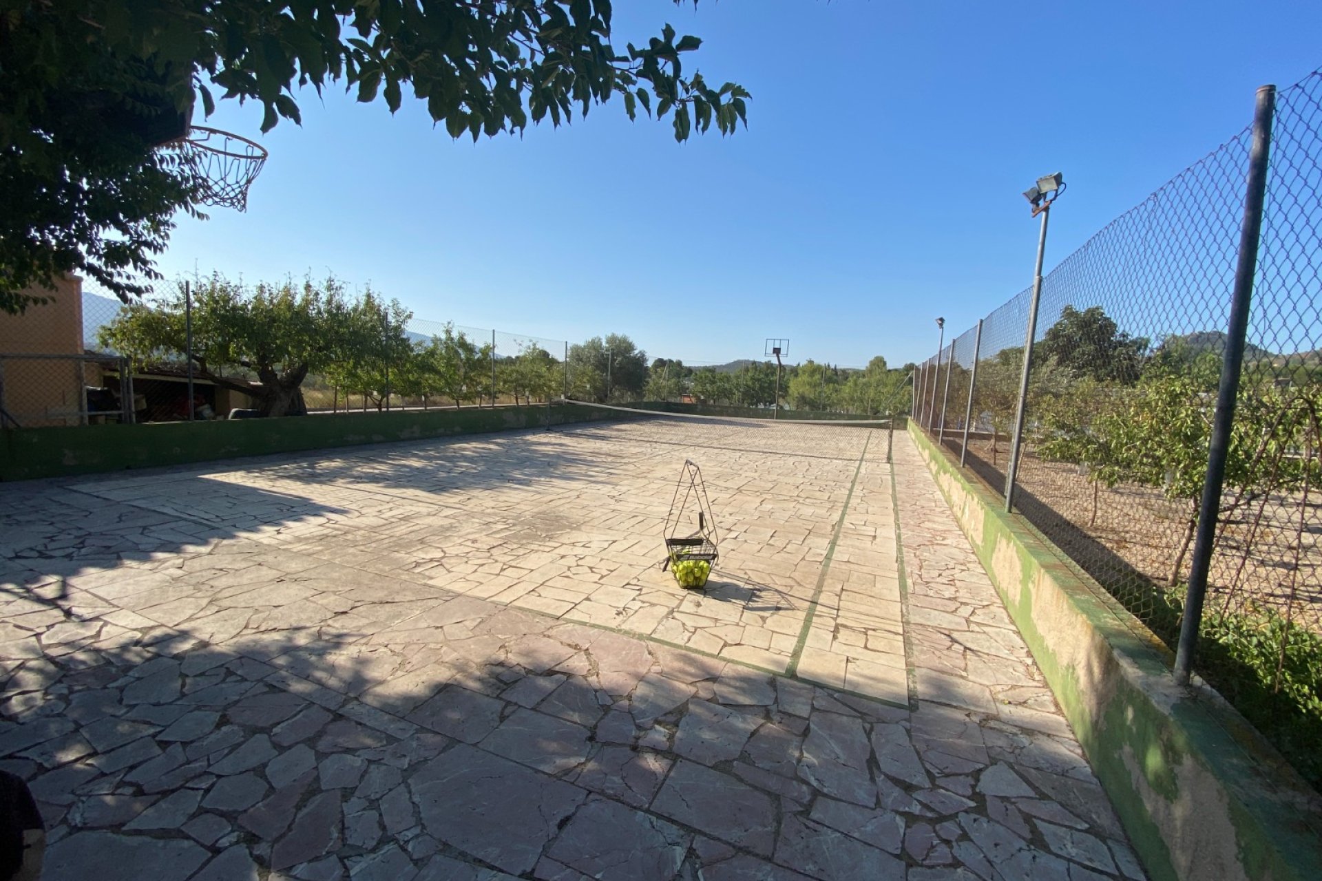 Resale - Villa - Sax