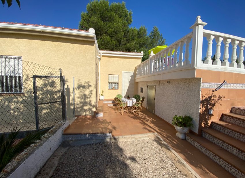 Resale - Villa - Sax