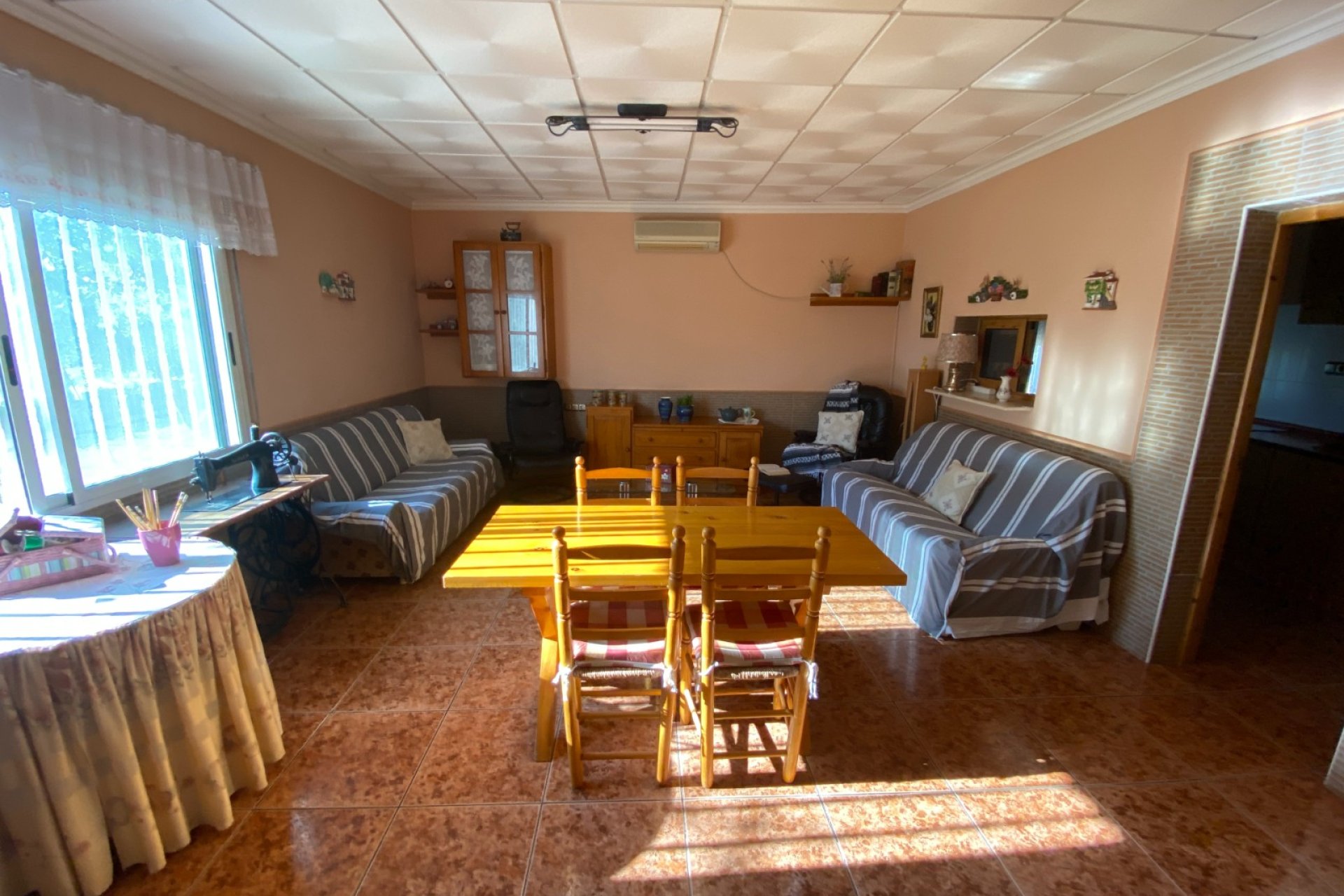 Resale - Villa - Sax