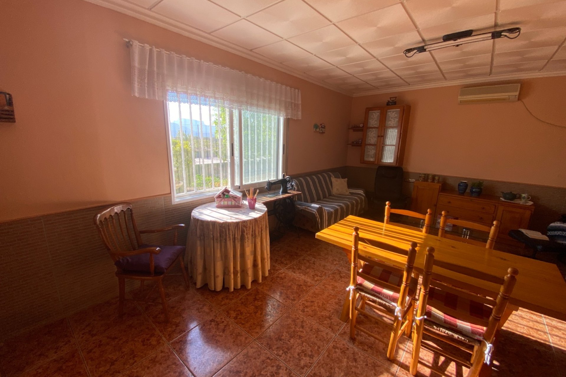 Resale - Villa - Sax