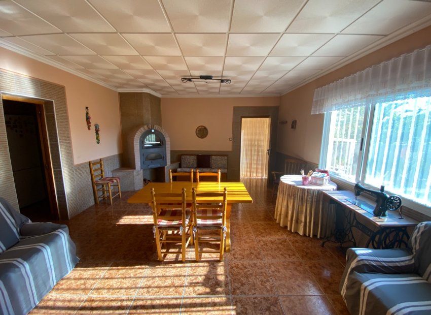 Resale - Villa - Sax