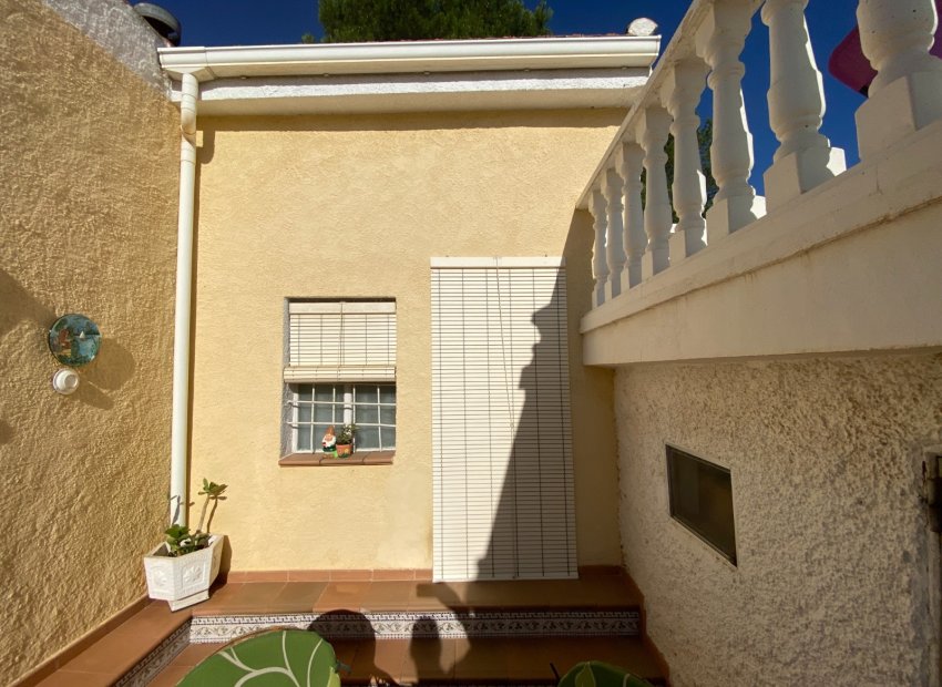 Resale - Villa - Sax