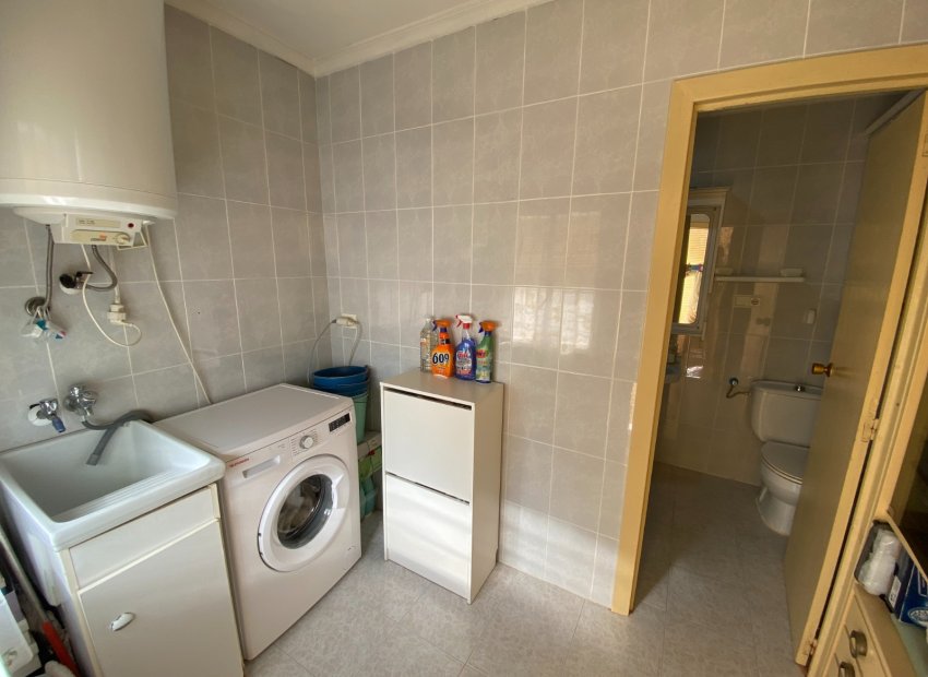 Resale - Villa - Sax