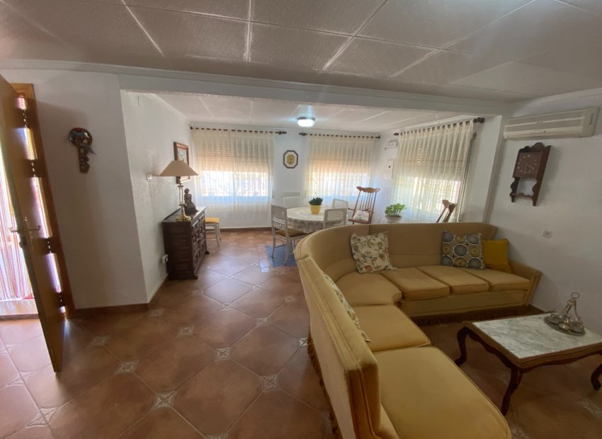 Resale - Villa - Sax