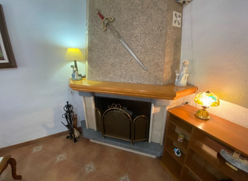 Resale - Villa - Sax