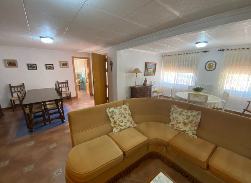 Resale - Villa - Sax