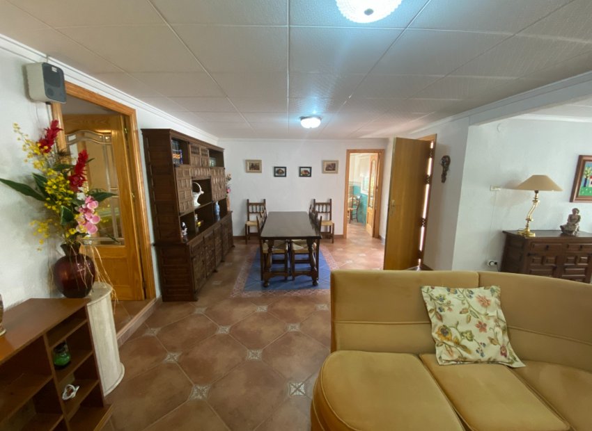 Resale - Villa - Sax