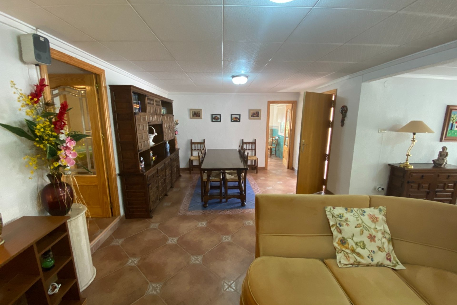 Resale - Villa - Sax