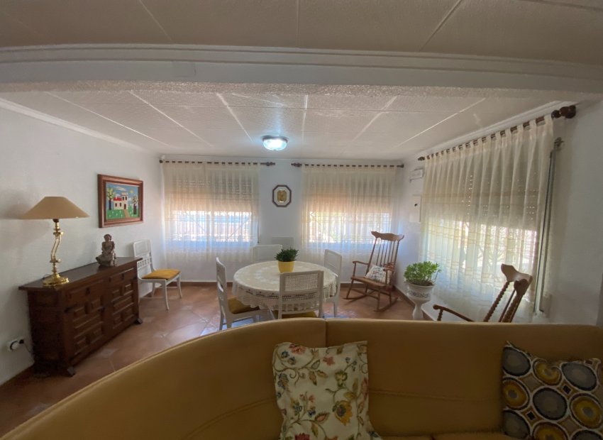 Resale - Villa - Sax