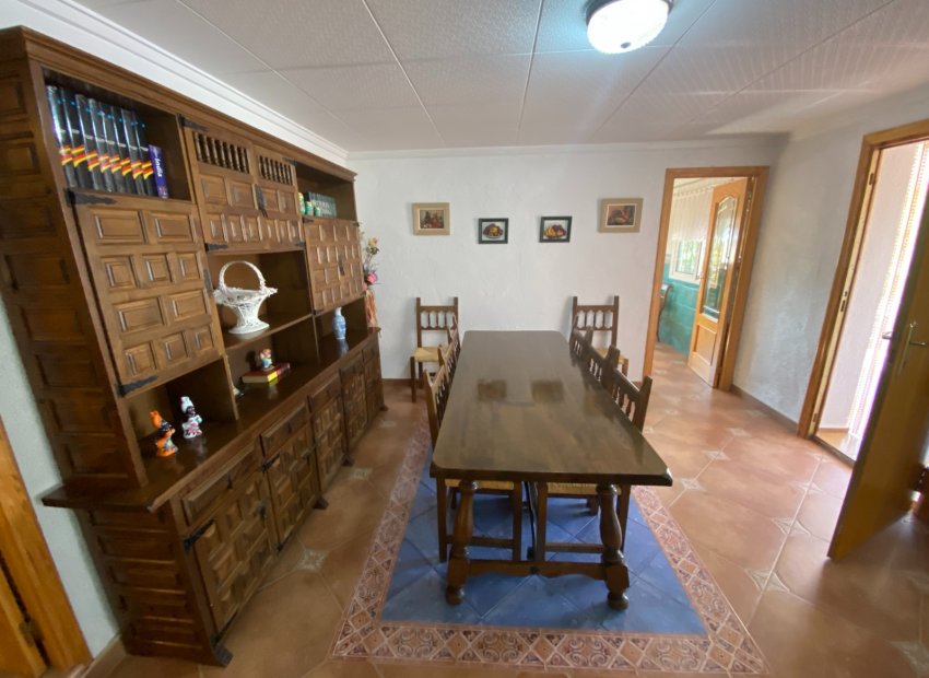 Resale - Villa - Sax