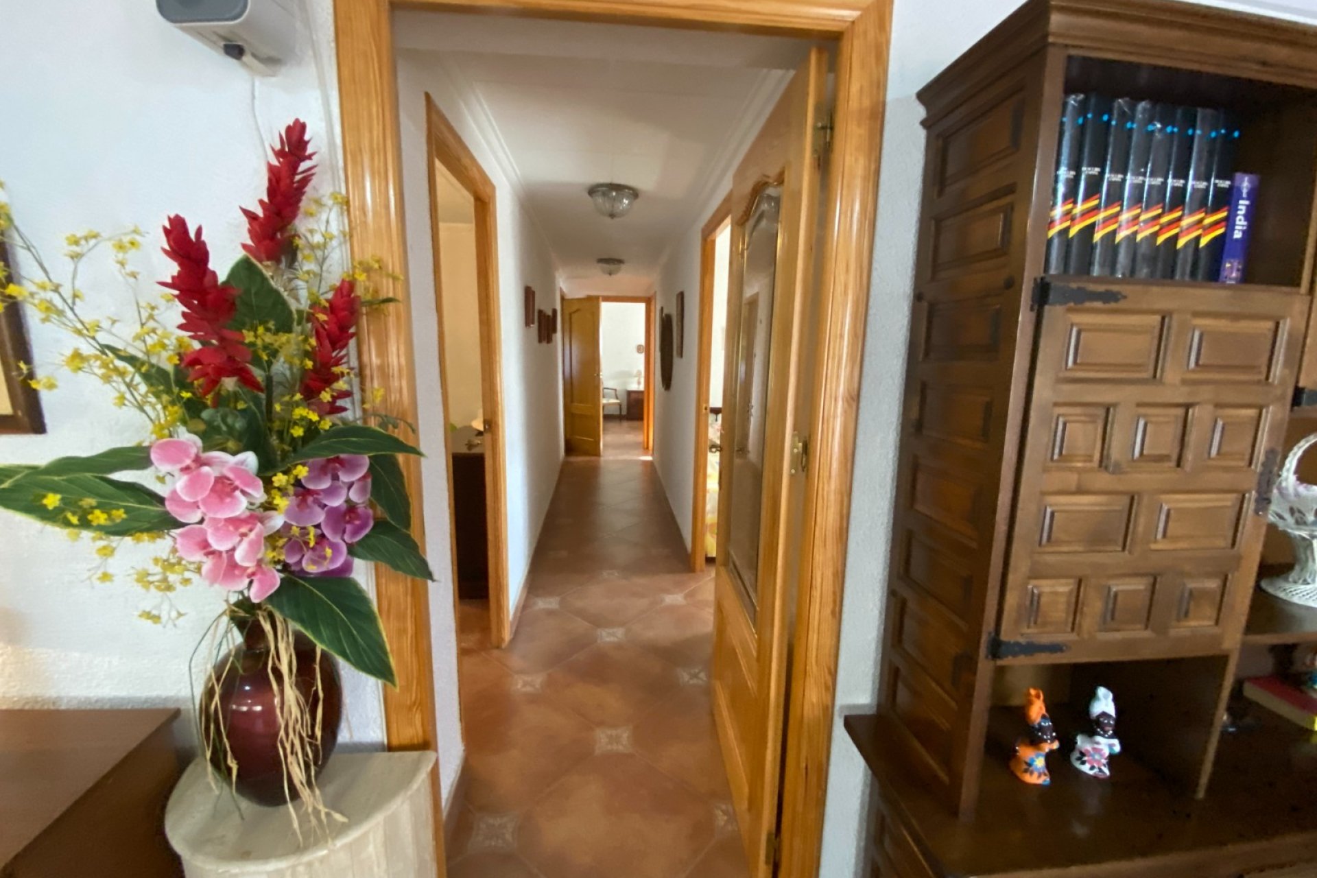 Resale - Villa - Sax