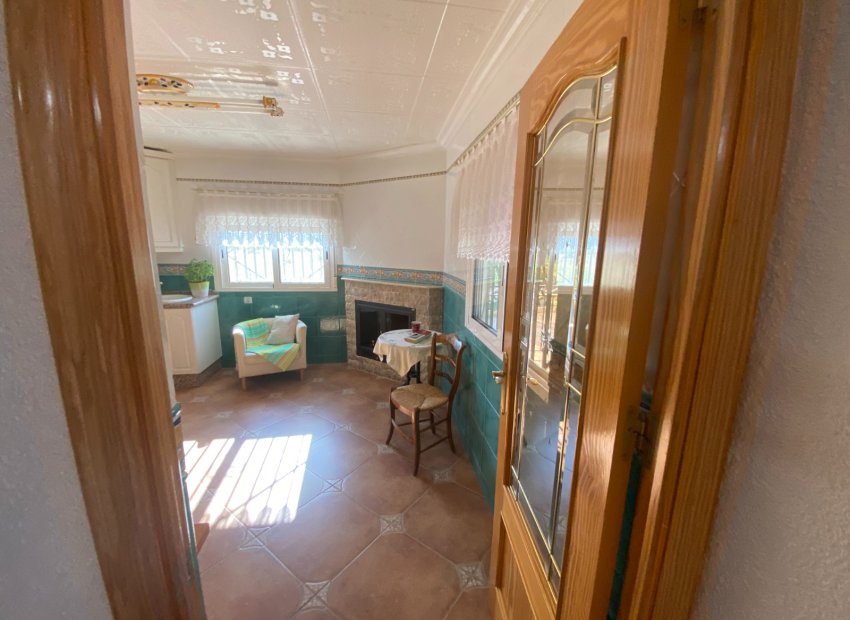 Resale - Villa - Sax