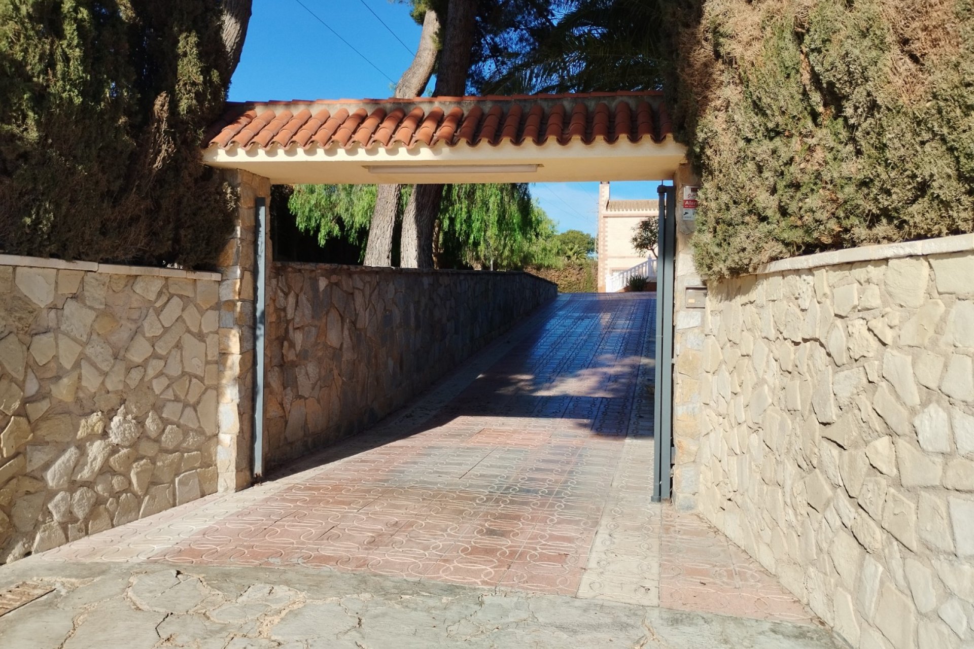 Resale - Villa - Sax