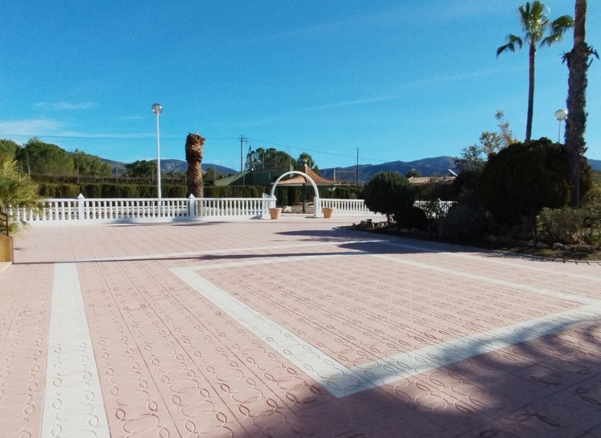 Resale - Villa - Sax