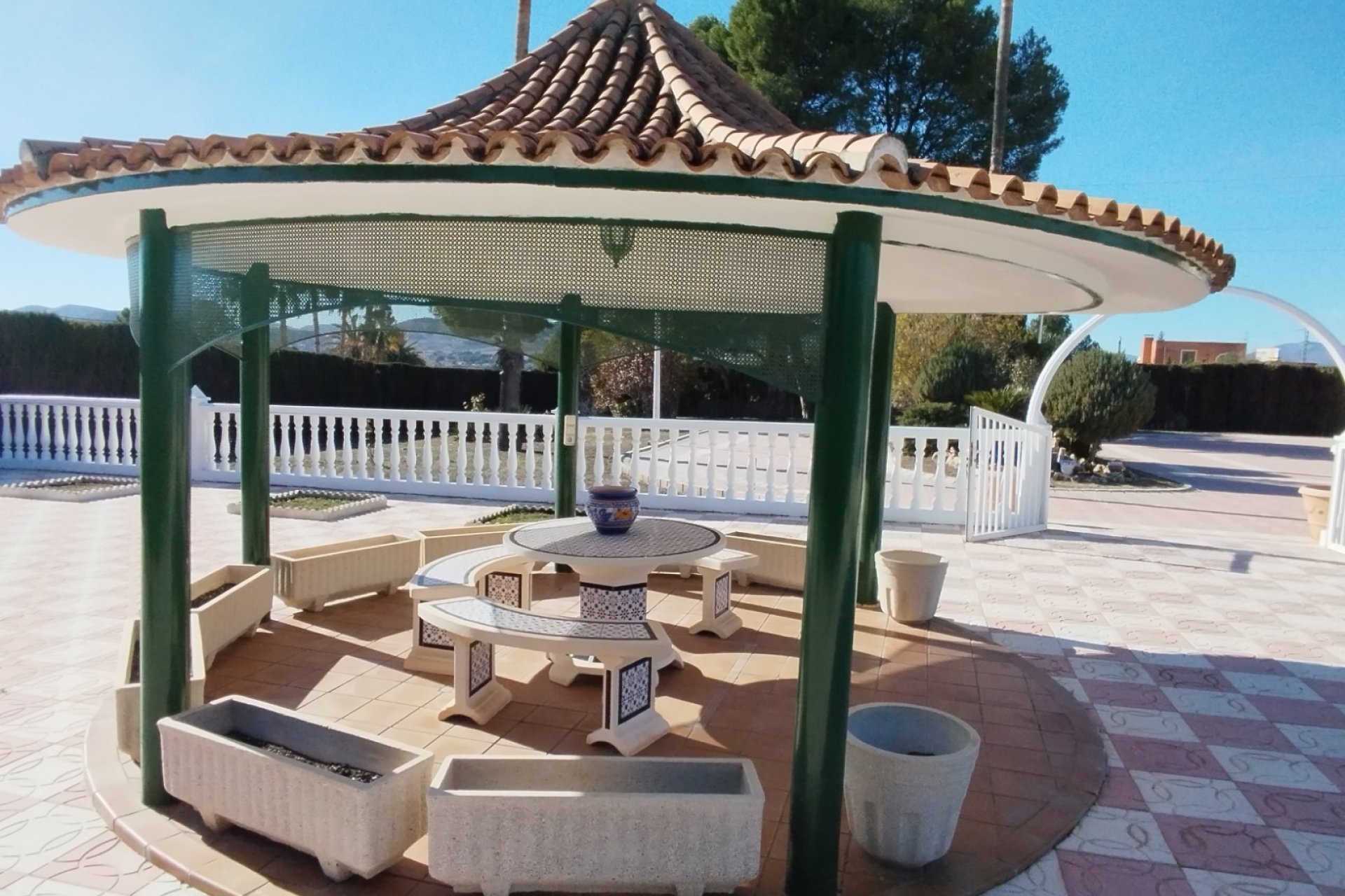 Resale - Villa - Sax