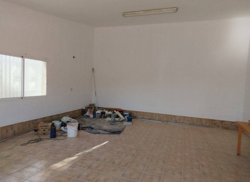 Resale - Villa - Sax