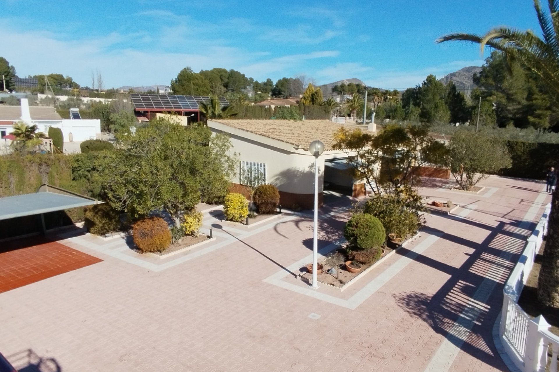 Resale - Villa - Sax