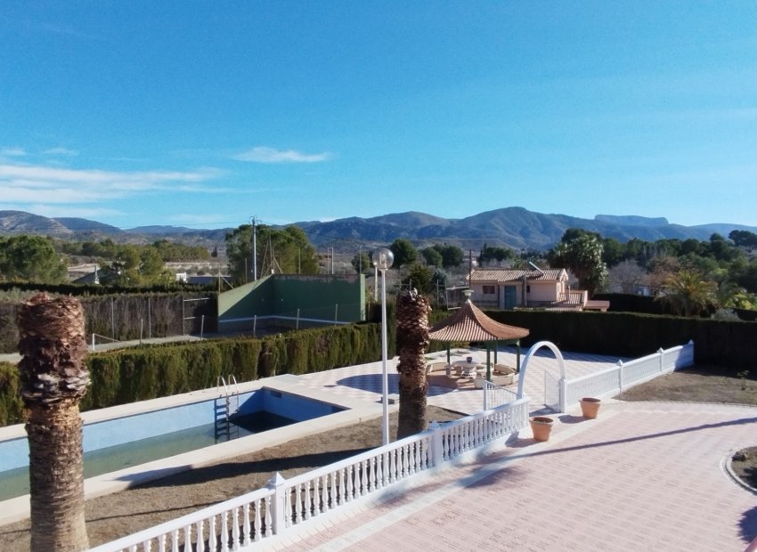 Resale - Villa - Sax