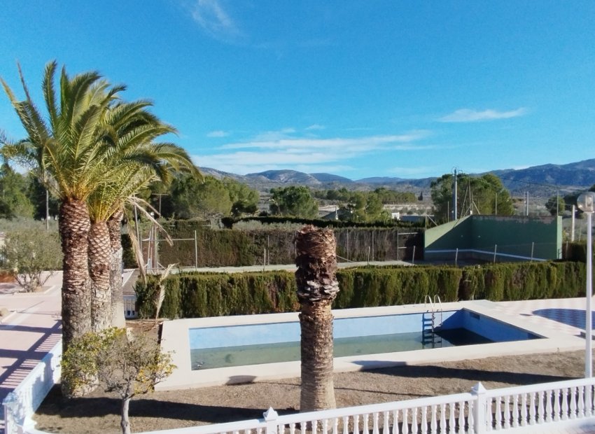 Resale - Villa - Sax