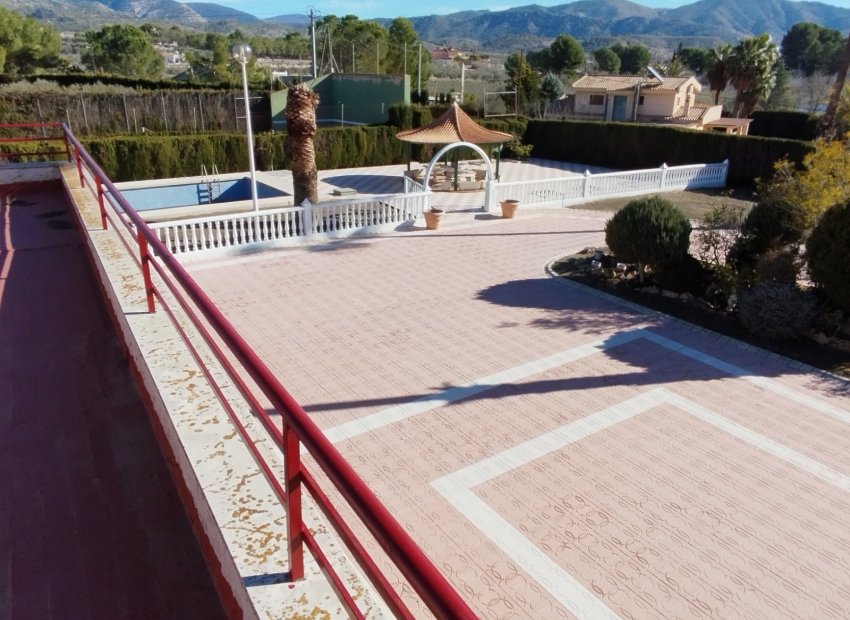 Resale - Villa - Sax