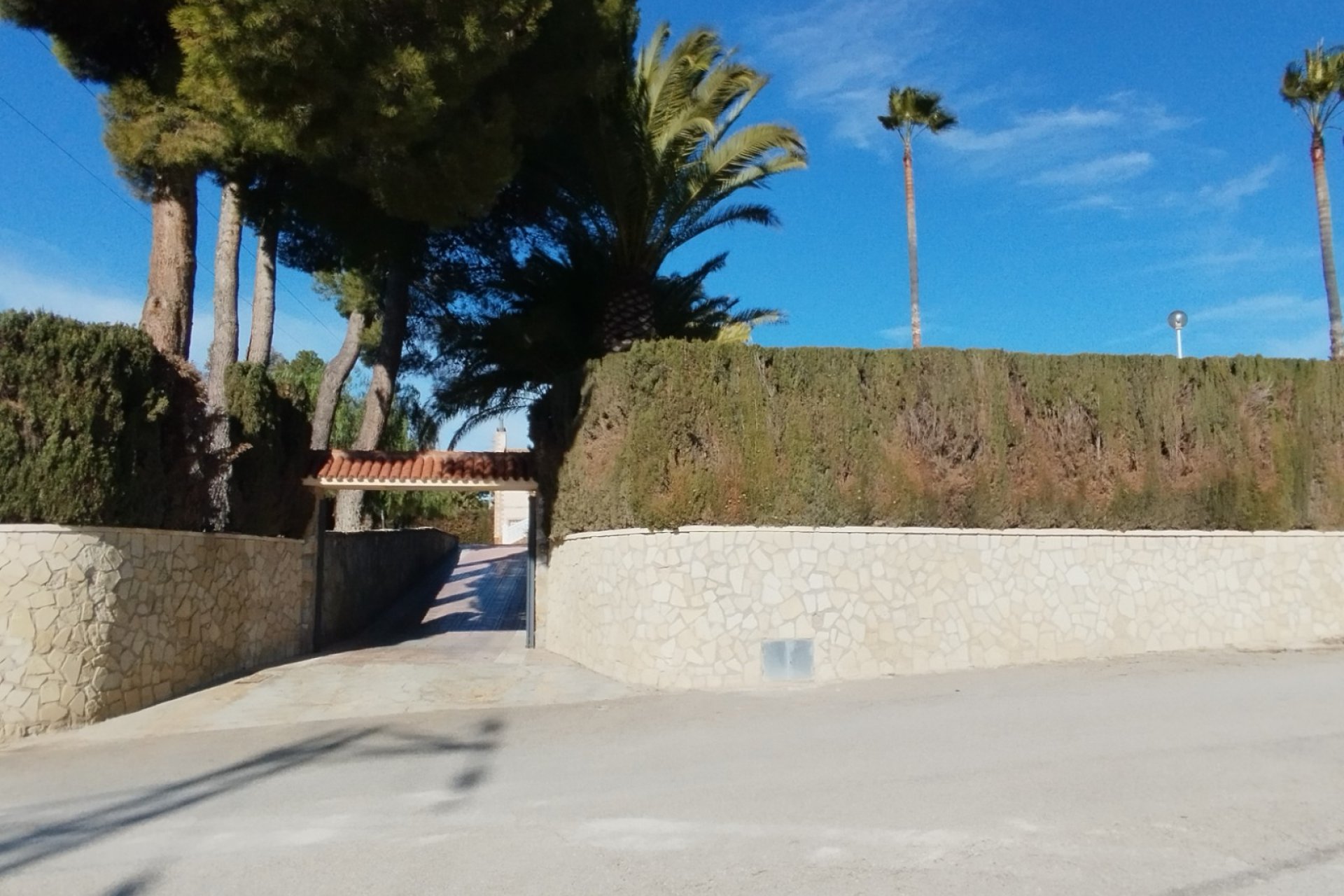 Resale - Villa - Sax