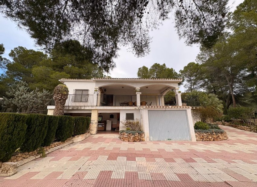 Resale - Villa - Sax