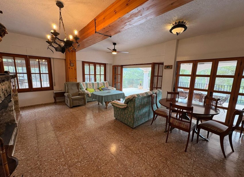 Resale - Villa - Sax