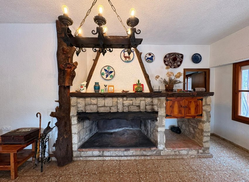 Resale - Villa - Sax