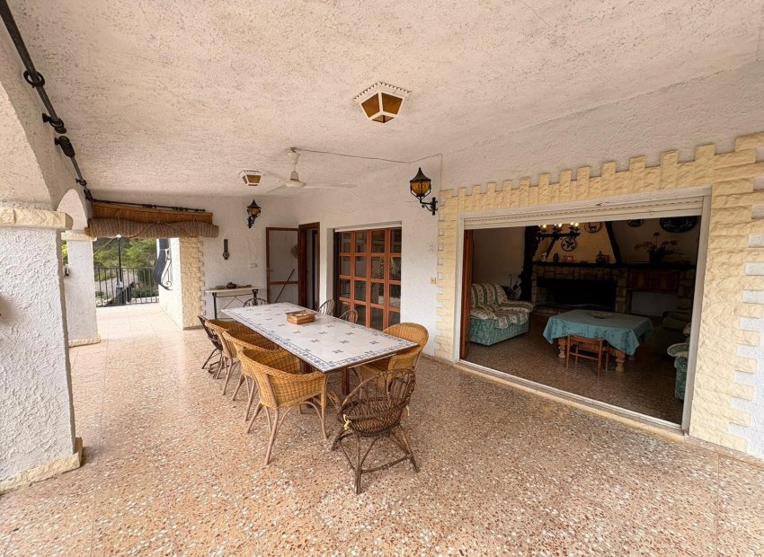Resale - Villa - Sax