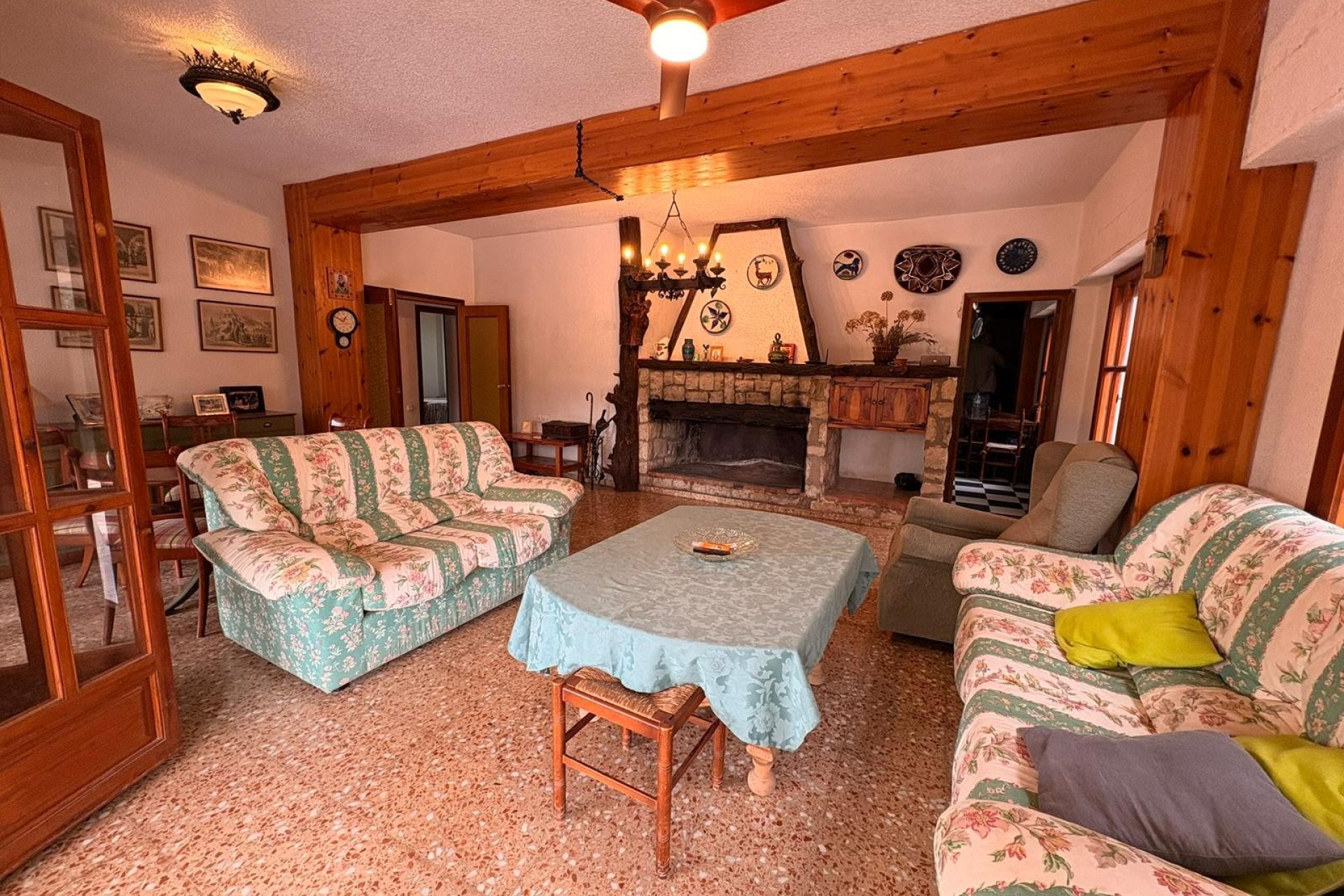 Resale - Villa - Sax