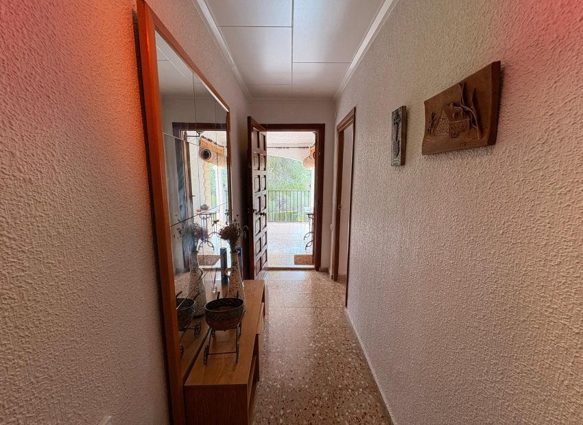 Resale - Villa - Sax