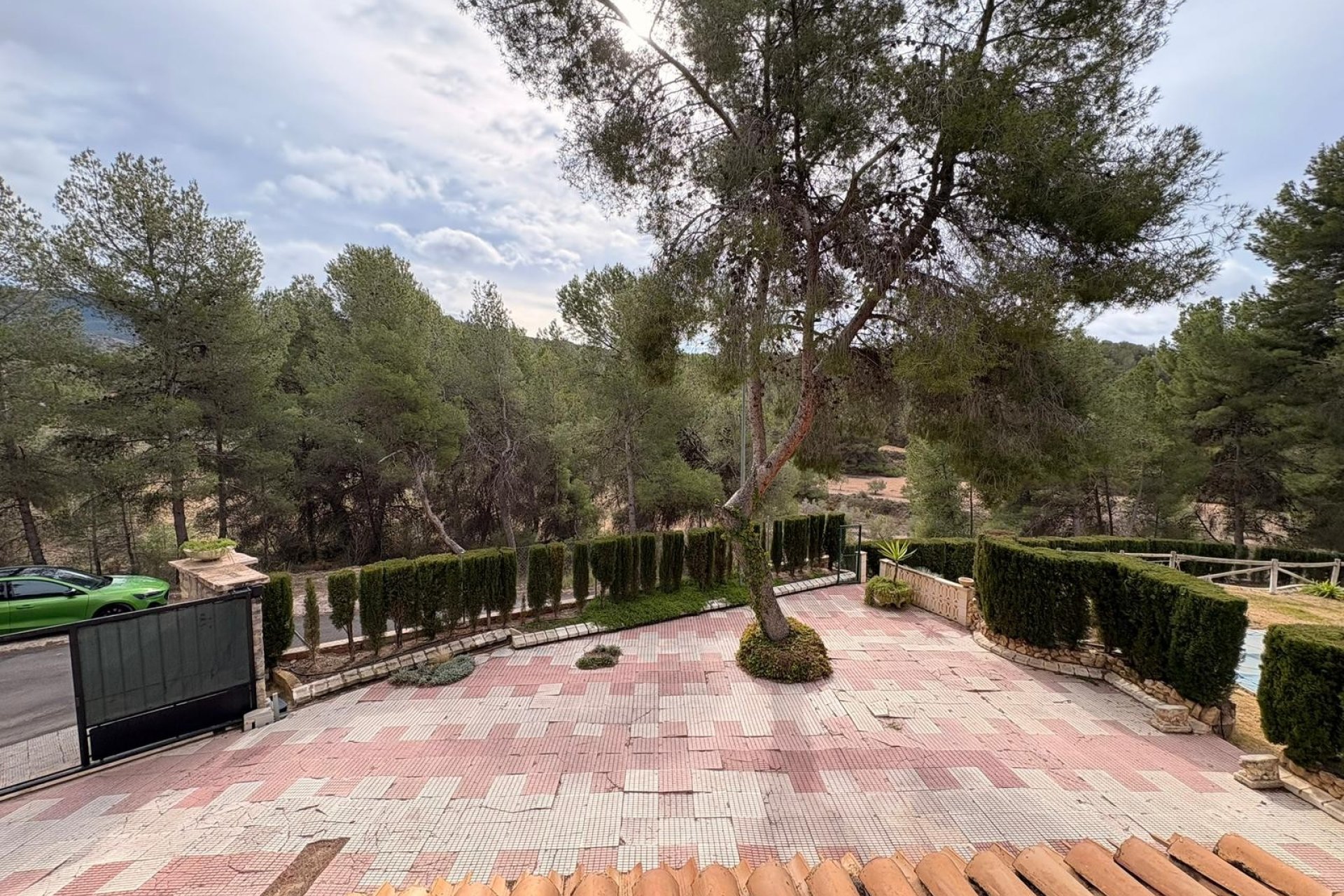 Resale - Villa - Sax