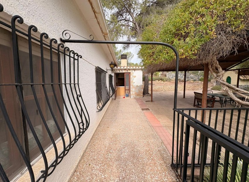 Resale - Villa - Sax
