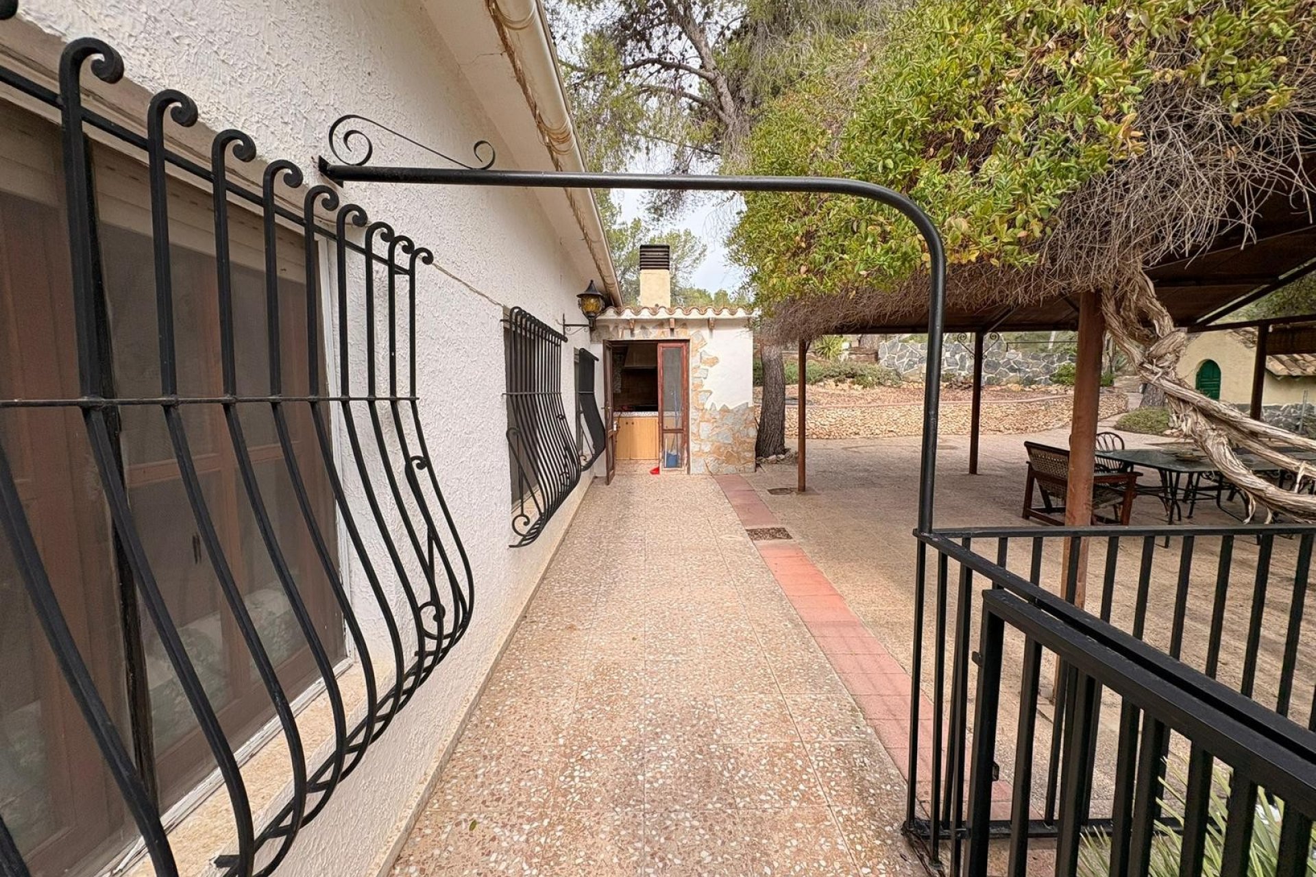 Resale - Villa - Sax
