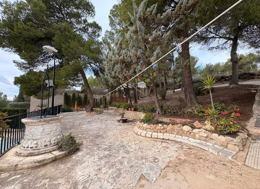 Resale - Villa - Sax